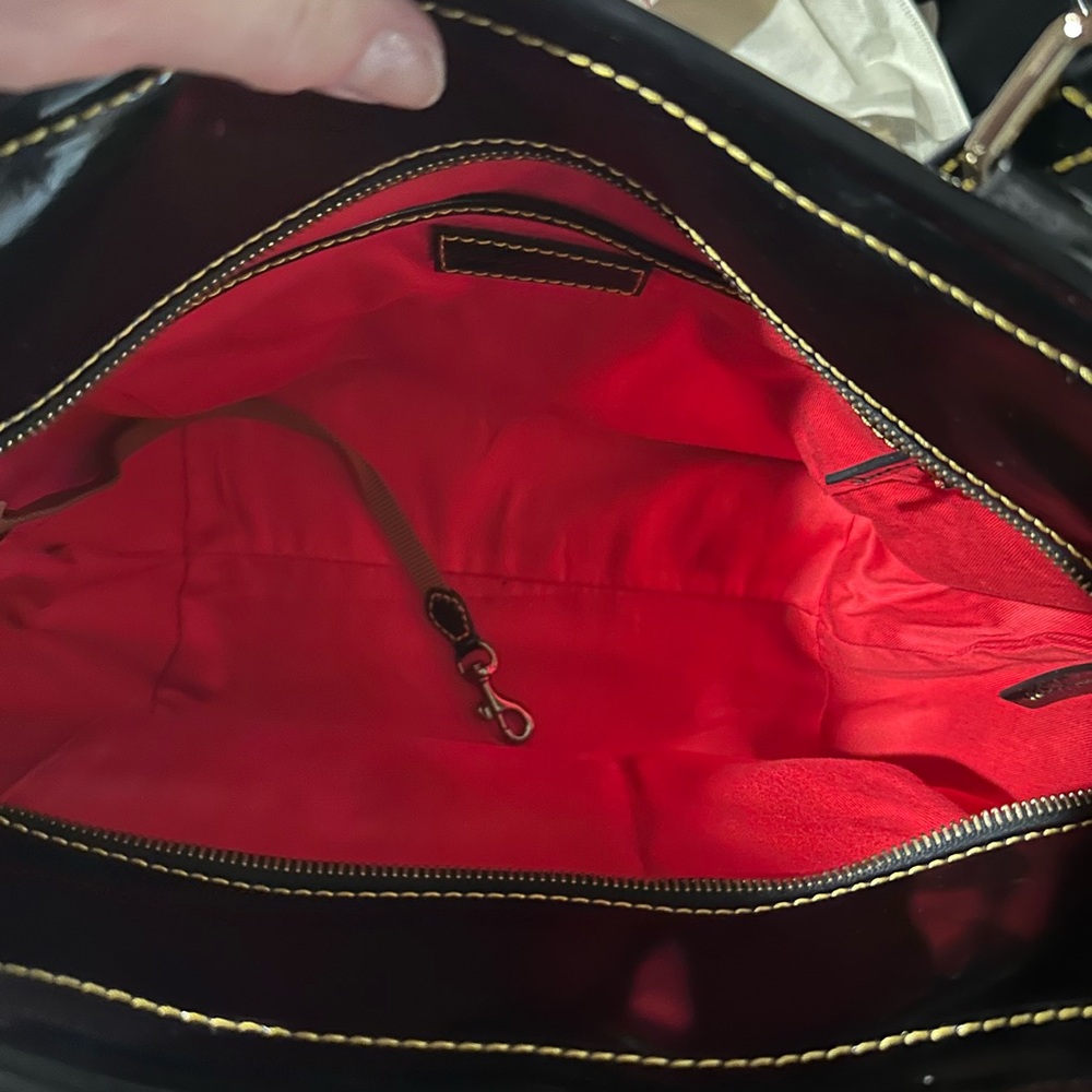 Dooney & Bourke Black patent leather Shoulder Bag in excellent condition. - Picture 5 of 6